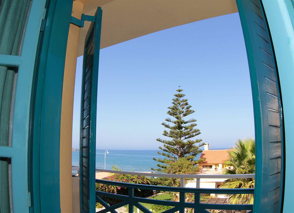خيرسونِسوس Petra Beach Hotel المظهر الخارجي الصورة