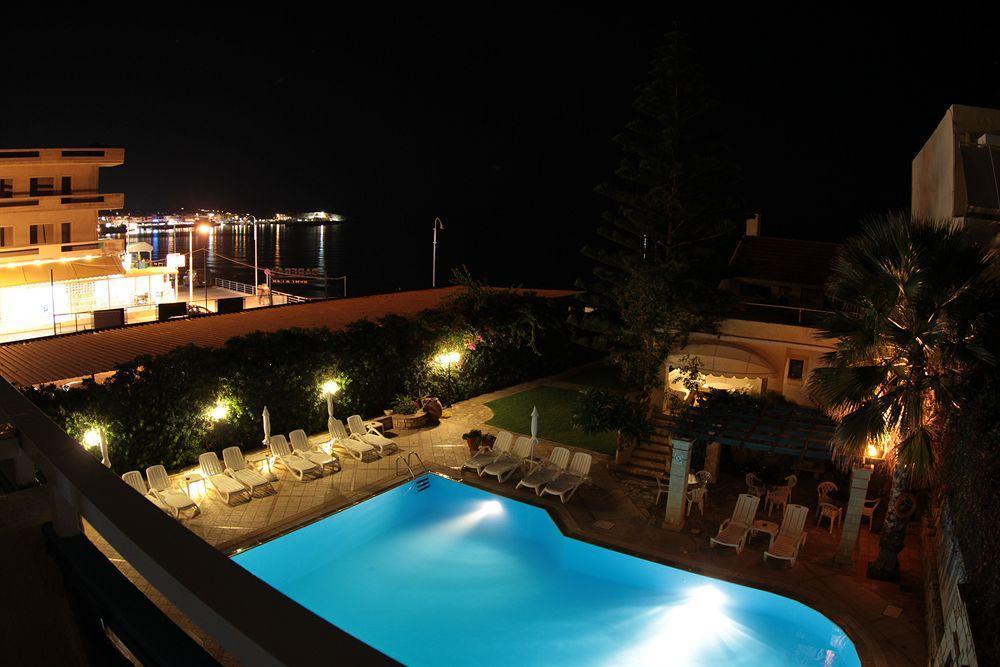 خيرسونِسوس Petra Beach Hotel المظهر الخارجي الصورة